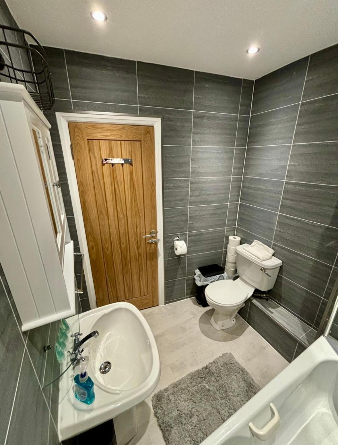 Sunshine On Leith. The River View Apartment! Edimburgo Habitación foto